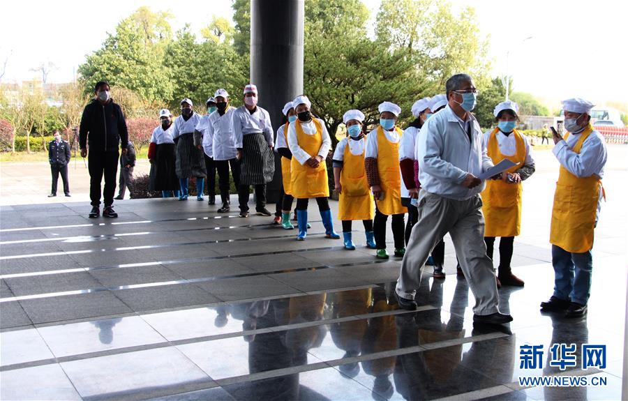 (來自經濟前沿的故事·企業復工復產·圖文互動)(2)看1500多名工人是如何復工的?——湖南郴州一家企業復工目擊記