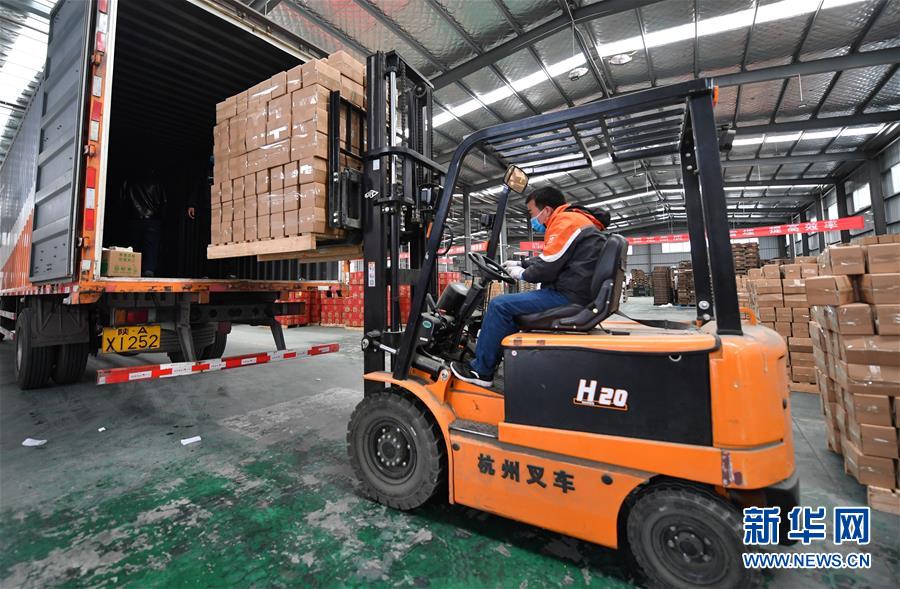 （聚焦疫情防控&middot;圖文互動）（6）&ldquo;一輛輛車出發，春暖花開的日子就不遠了&rdquo;&mdash;&mdash;西北電商大縣陜西省武功縣復工見聞