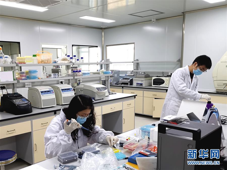 （在習近平新時代中國特色社會主義思想指引下&mdash;&mdash;新時代新作為新篇章&middot;習近平總書記關切事&middot;圖文互動）（5）高擎利劍驅疫魔&mdash;&mdash;科研攻關助力湖北戰(zhàn)&ldquo;疫&rdquo;記