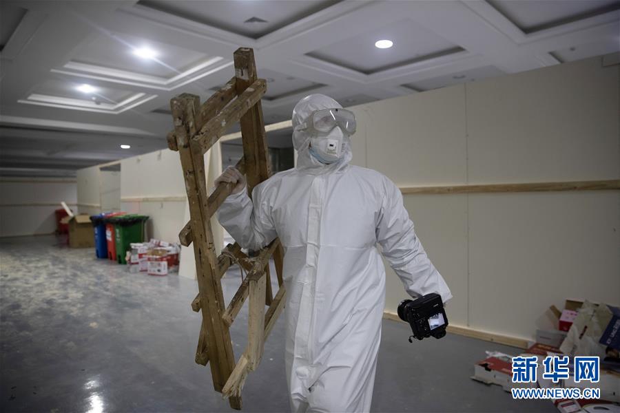 （一線抗疫群英譜&middot;特稿&middot;圖文互動(dòng)）（5）不畏艱險(xiǎn)，深入一線&mdash;&mdash;&ldquo;武漢保衛(wèi)戰(zhàn)&rdquo;一線新聞工作者素描