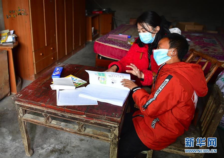 （決戰決勝脫貧攻堅&middot;圖文互動）（3）特寫：疫情下的一堂特殊送教上門課