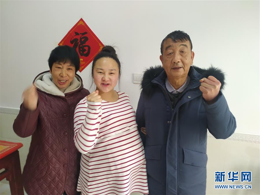 （一線抗疫群英譜&middot;圖文互動）（4）羅文浩：&ldquo;女兒，你的名字里有溫暖，有榮光！&rdquo;