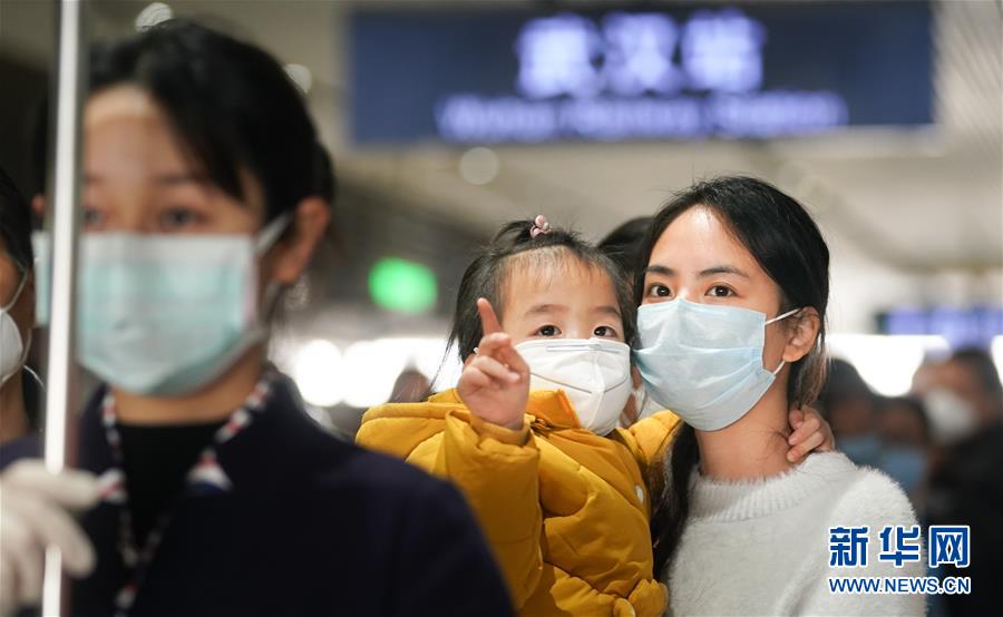 （聚焦疫情防控）（4）武漢站重啟日： 1.2萬名湖北鄉親坐高鐵回家