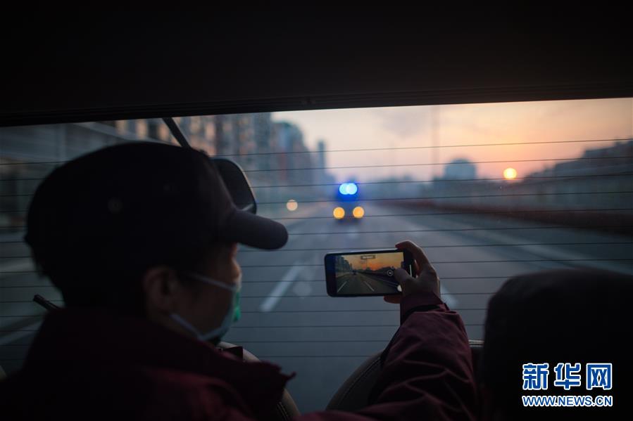 （新華全媒頭條&middot;習近平致敬的戰&ldquo;疫&rdquo;英雄&middot;武漢人民篇&middot;圖文互動）（12）壯哉，大武漢&mdash;&mdash;獻給英雄的武漢人民