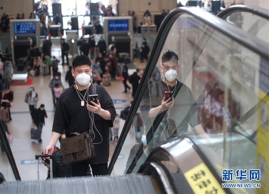 （新華全媒頭條&middot;圖文互動）（10）江城&ldquo;歸來&rdquo; 不負韶華&mdash;&mdash;武漢&ldquo;解封&rdquo;半月記