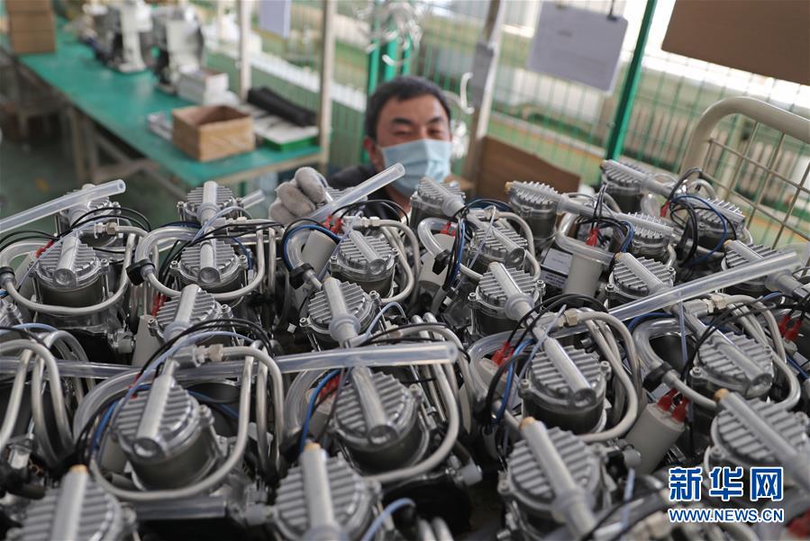 (聚焦疫情防控·圖文互動(dòng))(10)團(tuán)結(jié)起來!我們?nèi)f眾一心!——中國抗疫人民力量的生動(dòng)實(shí)踐