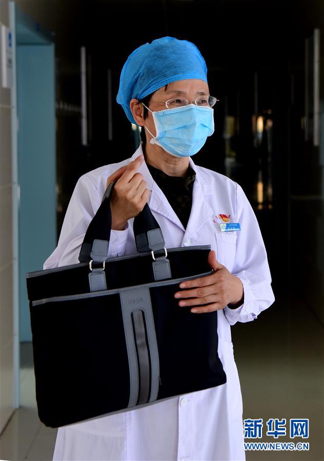 （圖文互動(dòng)）（1）會(huì)說話的戰(zhàn)&ldquo;疫&rdquo;包&mdash;&mdash;縣醫(yī)院女院長(zhǎng)白金娥抗疫故事