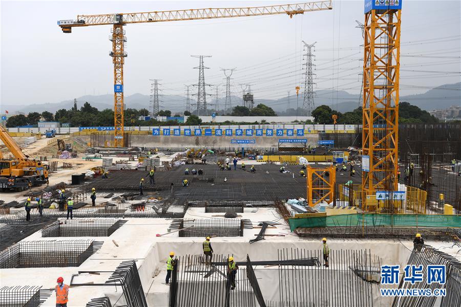 （在習(xí)近平新時(shí)代中國特色社會主義思想指引下&mdash;&mdash;新時(shí)代新作為新篇章&middot;習(xí)近平總書記關(guān)切事&middot;圖文互動(dòng)）（6）新機(jī)遇、新引擎&mdash;&mdash;重大工程重大項(xiàng)目建設(shè)新動(dòng)向觀察