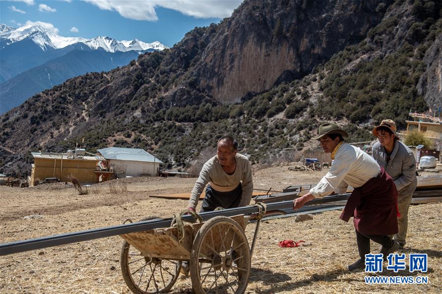 (決戰(zhàn)決勝脫貧攻堅(jiān)·聚焦三區(qū)三州·圖文互動(dòng))(2)拓展新天地——云南迪慶藏區(qū)“新產(chǎn)業(yè)”掠影