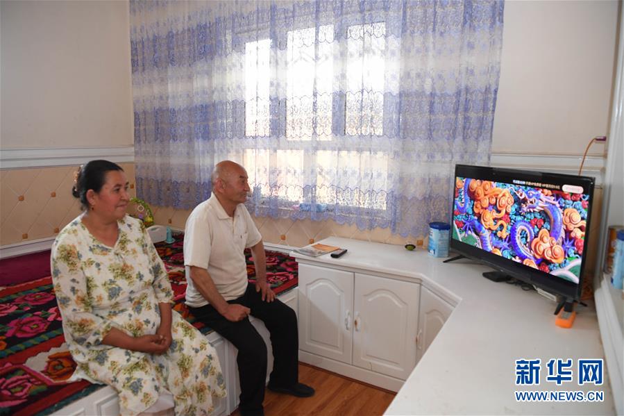 (決戰決勝脫貧攻堅·聚焦三區三州·圖文互動)(1)安居房里的新物件