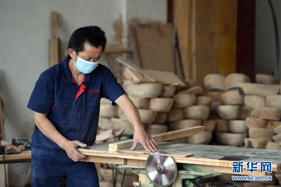  （新華全媒頭條&middot;圖文互動）（5）青春，在希望的田野上&mdash;&mdash;大別山區尋訪&ldquo;城歸&rdquo;大學畢業生