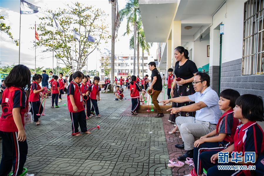 (走向我們的小康生活·圖文互動(dòng))(1)從“民生之盼”到“民生之變”——海南瞄準(zhǔn)“痛點(diǎn)”發(fā)力建設(shè)幸福家園