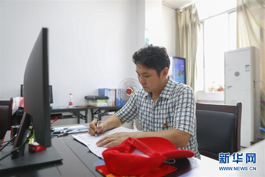 (防汛抗洪·一線人物·圖文互動(dòng))(6)“硬漢”傅山祥