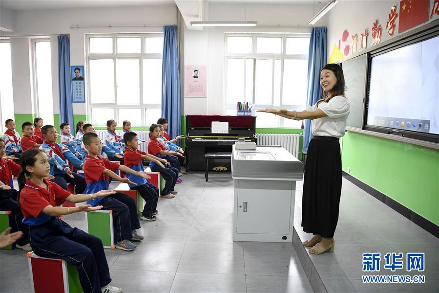 (新華全媒頭條·走向我們的小康生活·圖文互動)(15)23萬人的命運轉折——我國最大易地生態移民安置區的脫貧密碼