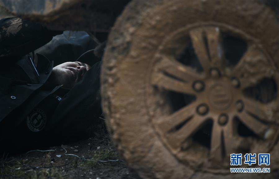 (圖文互動(dòng))(8)記者手記:可可西里,“挪”向“藏羚羊大產(chǎn)房”的14個(gè)半小時(shí)