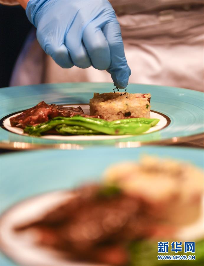 (在習(xí)近平新時代中國特色社會主義思想指引下——新時代新作為新篇章·習(xí)近平總書記關(guān)切事·圖文互動)(5)珍惜盤中餐,狠剎浪費(fèi)風(fēng)——各地積極行動堅(jiān)決制止餐飲浪費(fèi)