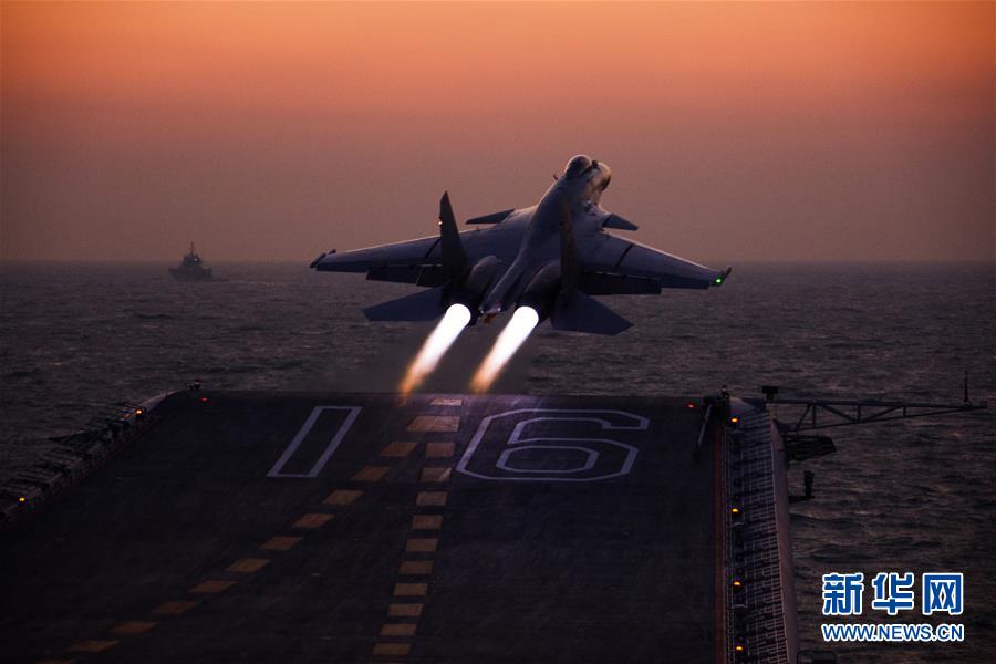 (在習近平強軍思想指引下·我們在戰位報告·圖文互動)(7)奮飛在新時代的海天——海軍某艦載航空兵部隊備戰打仗記事