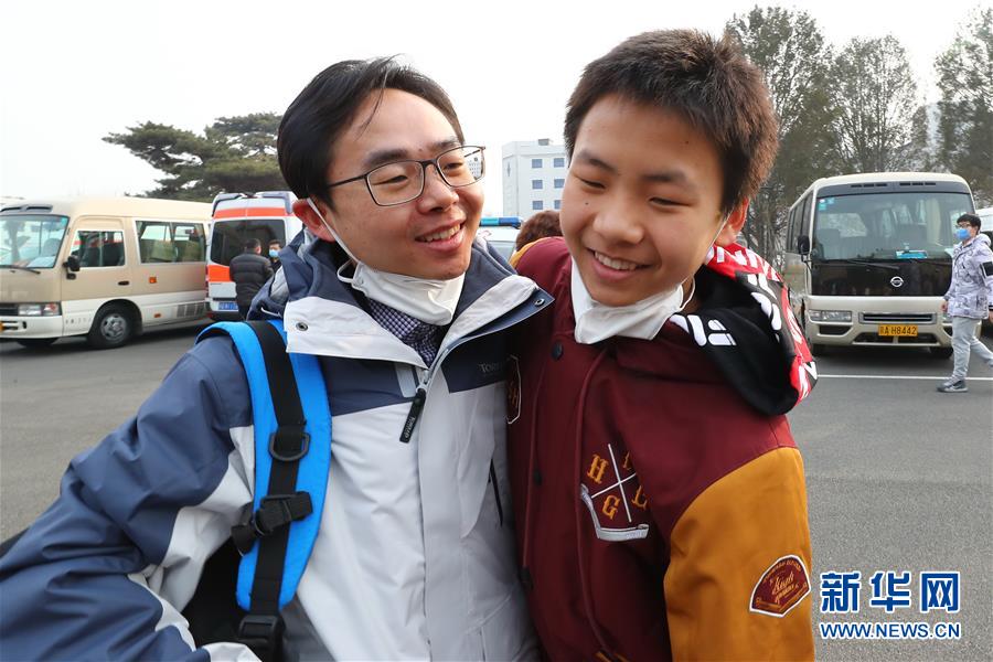 （抗疫一線醫(yī)務(wù)人員英雄群體&middot;圖文互動(dòng)）（5）你的名字，我們的希望&mdash;&mdash;記國(guó)家援鄂抗疫醫(yī)療隊(duì)