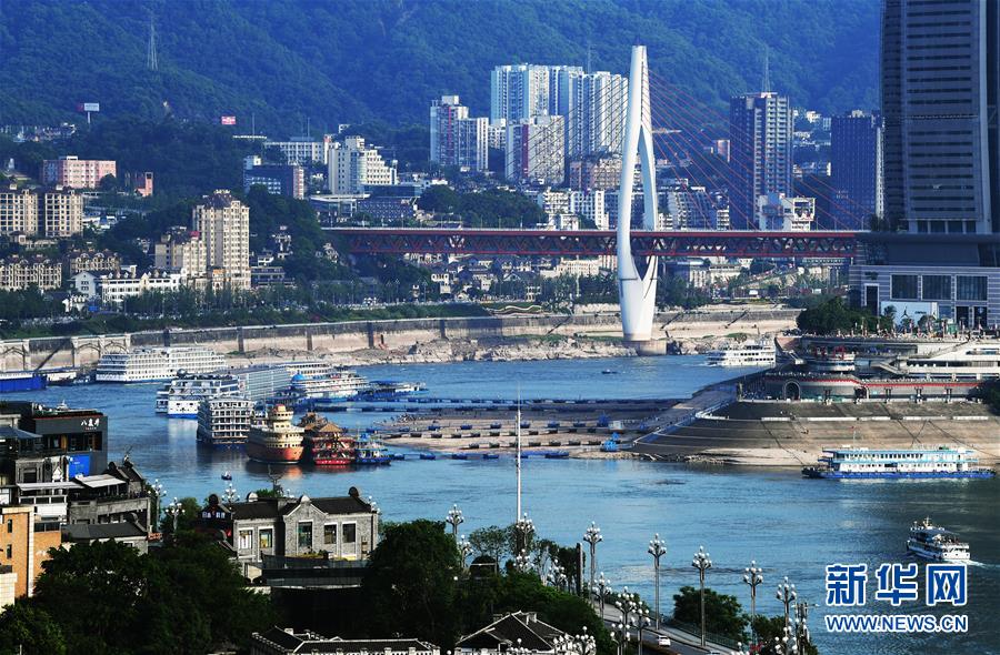 (新華全媒頭條·圖文互動)(1)西部有個新的“圈”——成渝加快雙城經(jīng)濟圈建設(shè)