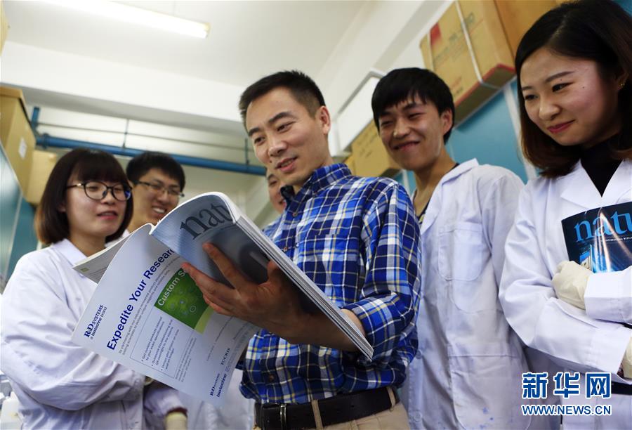 （在習(xí)近平新時(shí)代中國(guó)特色社會(huì)主義思想指引下&mdash;&mdash;新時(shí)代新作為新篇章&middot;習(xí)近平總書(shū)記關(guān)切事&middot;圖文互動(dòng)）（4）終不悔為國(guó)為民，攀高峰只爭(zhēng)朝夕&mdash;&mdash;來(lái)自科學(xué)家們的動(dòng)人故事