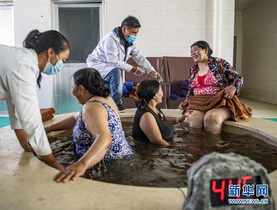 (新華全媒頭條·走向我們的小康生活·圖文互動)(10)扎西德勒,我們的新家園——西藏易地扶貧搬遷搬出幸福美好新生活