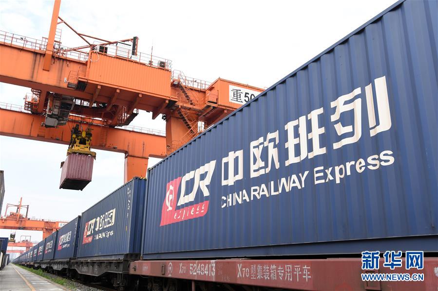 (新華全媒頭條·圖文互動)(11)奮斗結碩果,再寫新篇章——寫在共和國71周年華誕之際