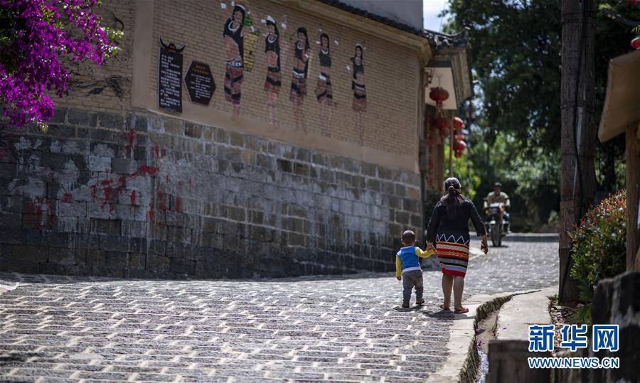 （集中連片特困地區貧困村調研行&middot;圖文互動）（3）阿佤人民再唱新歌&mdash;&mdash;云南騰沖市三家村中寨司莫拉佤族村脫貧調查