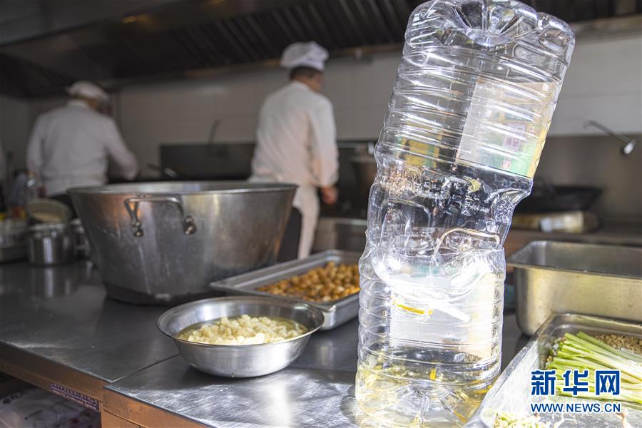 (時政)(8)黨的十九屆五中全會厲行節約反對餐飲浪費見聞