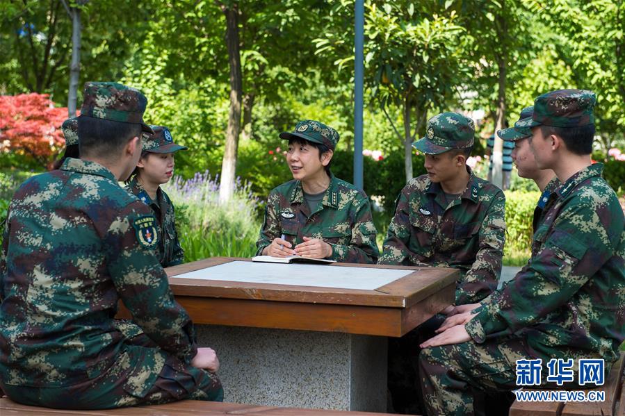 （代表委員履職&middot;圖文互動）全國政協委員王雪梅：讓更多年輕人了解部隊 熱愛軍旅文化