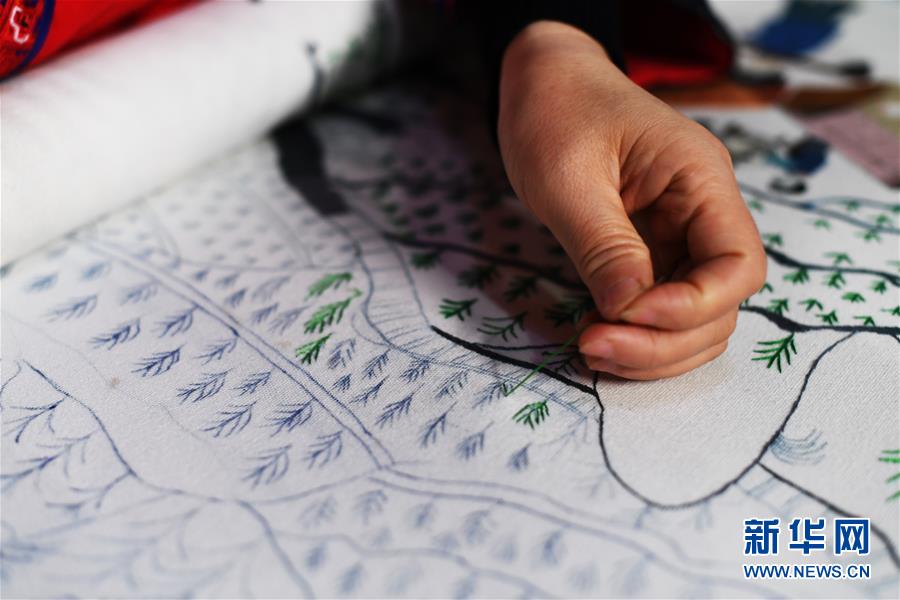 (兩會人物·圖文互動)(2)帶娃、賺錢兩不誤——一位農民工代表眼中的脫貧新工作