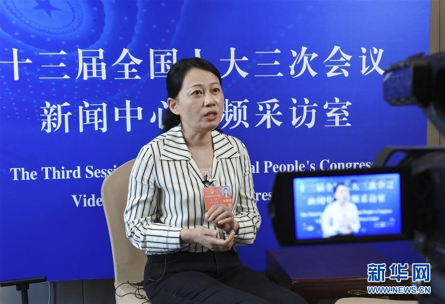 （兩會&middot;熱點畫報）（2）代表委員聚焦民法典草案