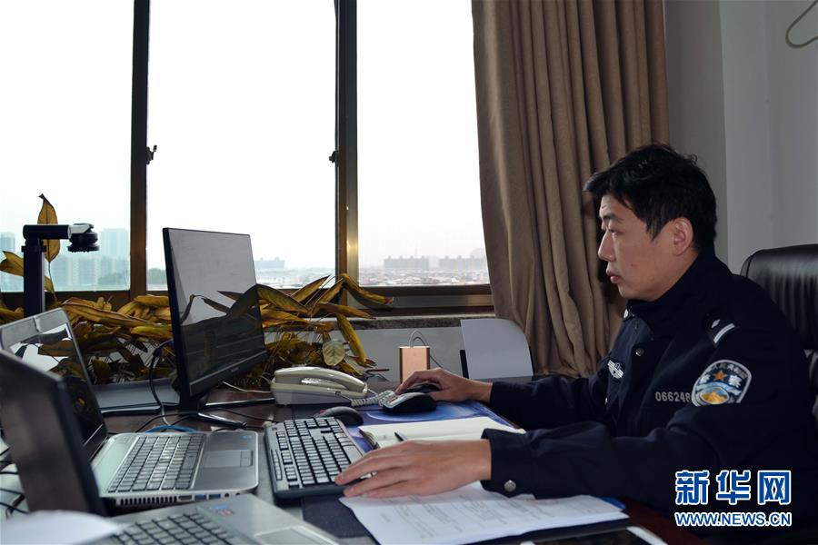 （習近平致敬的戰&ldquo;疫&rdquo;英雄&middot;公安干警篇&middot;圖文互動）（8）他們，抗疫一線鑄警魂