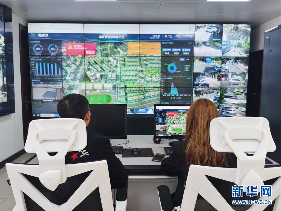 (在習(xí)近平新時(shí)代中國(guó)特色社會(huì)主義思想指引下——新時(shí)代新作為新篇章·習(xí)近平總書(shū)記關(guān)切事·圖文互動(dòng))(1)扎緊籬笆打好樁——各地筑牢社區(qū)防控安全屏障