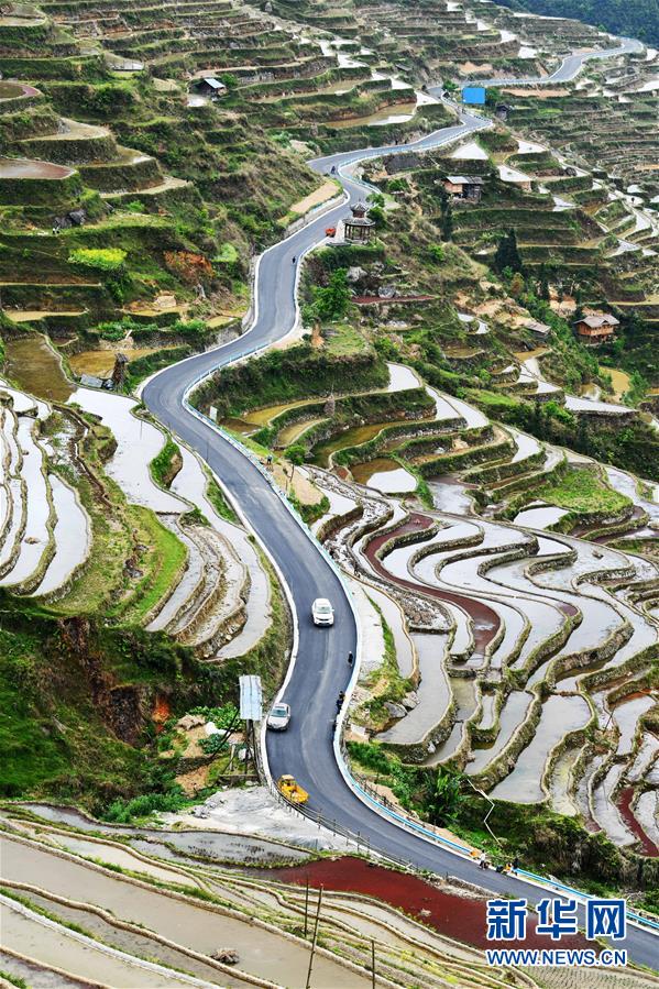 (在習近平新時代中國特色社會主義思想指引下——新時代新作為新篇章·習近平總書記關切事·圖文互動)(9)啃下最后的硬骨頭——脫貧攻堅掛牌督戰進行時