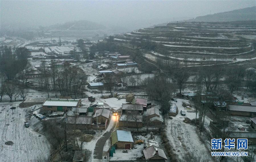 (新華全媒頭條·圖文互動(dòng))(3)春天里的5個(gè)“戰(zhàn)貧”瞬間——習(xí)近平總書記關(guān)于脫貧攻堅(jiān)決策部署指引攻克最后的深貧堡壘