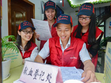 黨員志愿者無(wú)償獻(xiàn)血迎&ldquo;七一&rdquo;