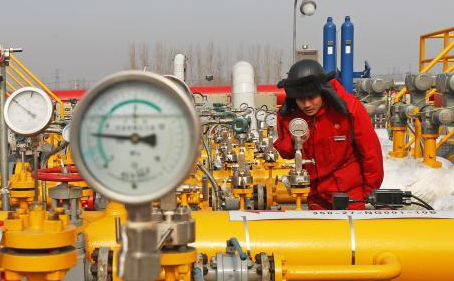 這個(gè)春節(jié)，他們留在工地和單位過(guò)年