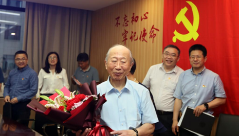 新黨員陳振新：&ldquo;雖已耄耋，紅心向黨！&rdquo;