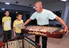 廣西有個家庭文藝隊 為農家義演10年