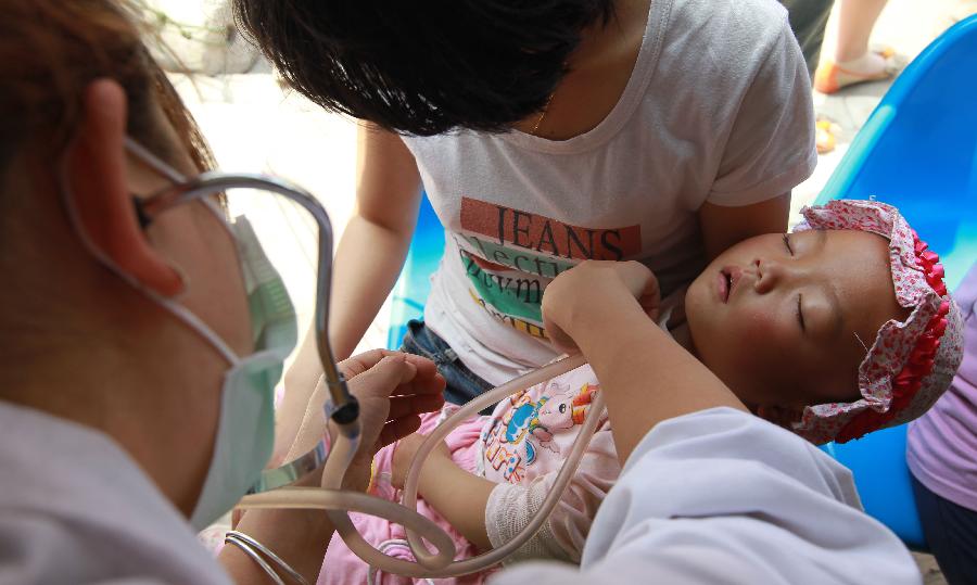 繁忙的帳篷醫院