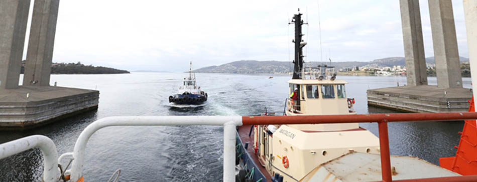 &ldquo;雪龍&rdquo;號(hào)?？堪拇罄麃喕舭吞馗垩a(bǔ)給(高清)