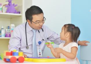 加強兒科醫生、助產士等緊缺人才培養