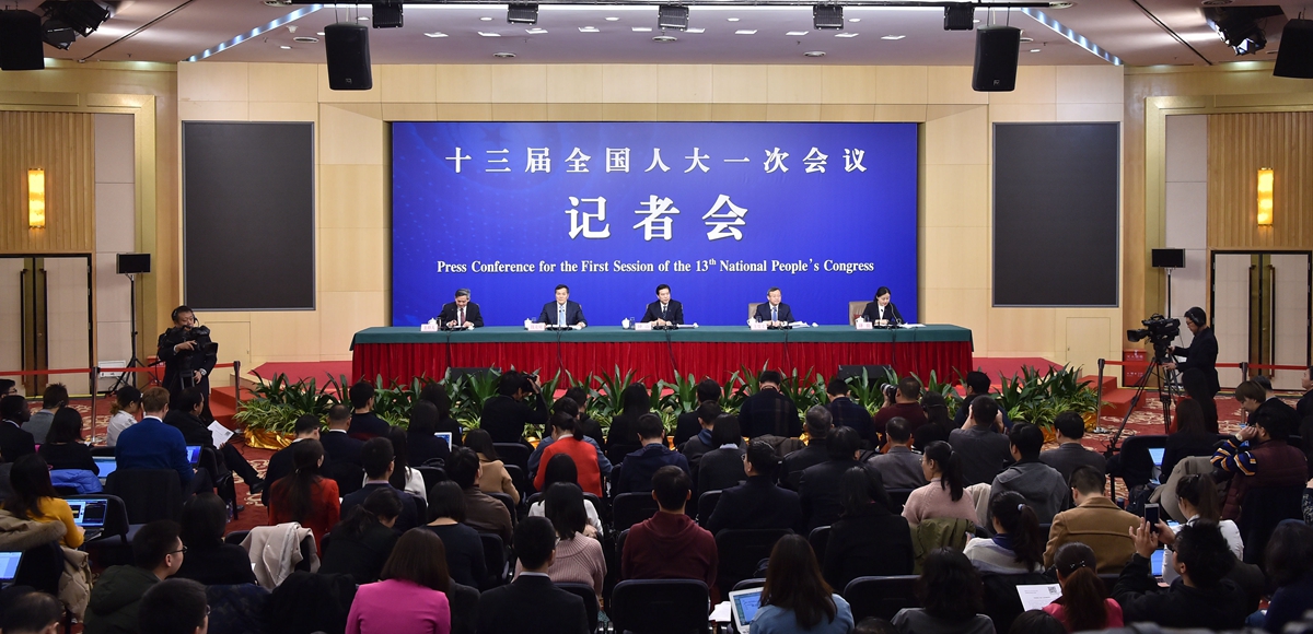 商務部部長鐘山等就&ldquo;推動形成全面開放新格局 推動商務事業高質量發展&rdquo;答記者問