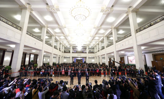 全國政協委員接受采訪