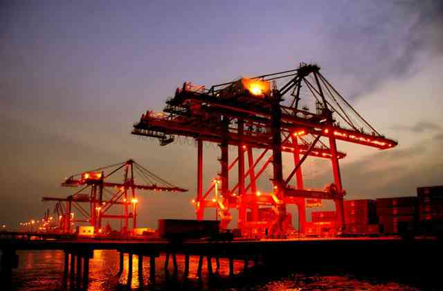 新華社評(píng)論員：高質(zhì)量發(fā)展是開啟未來(lái)的金鑰匙