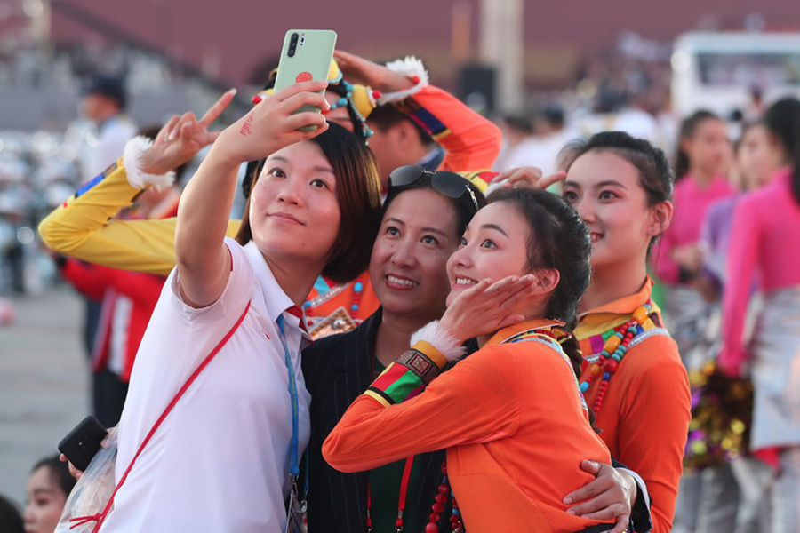 今晚，我們歡聚在天安門廣場