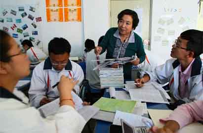 不讓一個學生掉隊&mdash;&mdash;記甘肅省嘉峪關市酒鋼三中教師閆桂珍