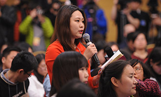 法制晚報記者提問