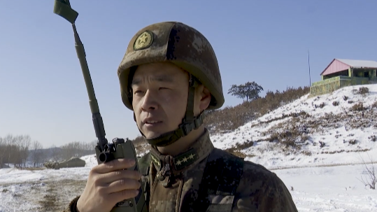 坦克步戰(zhàn)車沖進(jìn)風(fēng)雪 體驗(yàn)&ldquo;凍感&rdquo;與&ldquo;動感&rdquo;