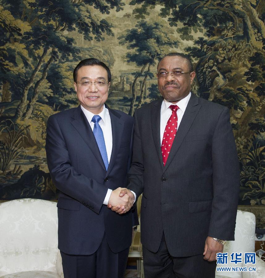 5月4日，中國國務院總理李克強在亞的斯亞貝巴與埃塞俄比亞總理海爾馬里亞姆舉行會談。  新華社記者 王曄 攝